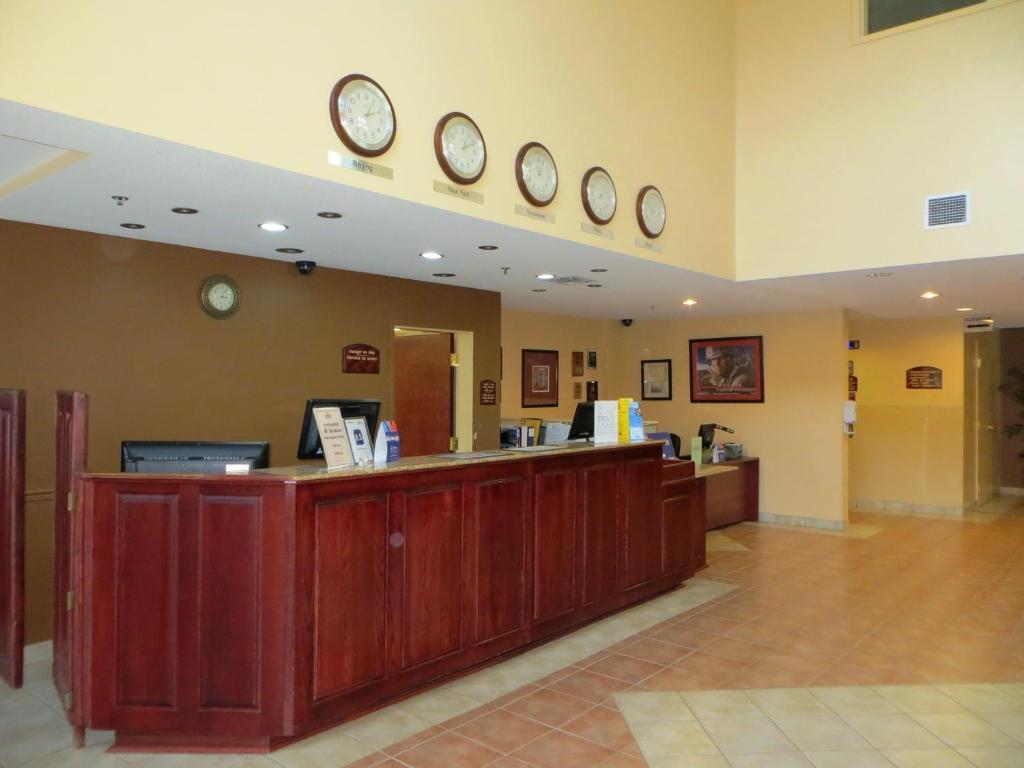 فندق Oromoctoفي  دايز إن ومركز مؤتمرات أوروموكتو المظهر الخارجي الصورة